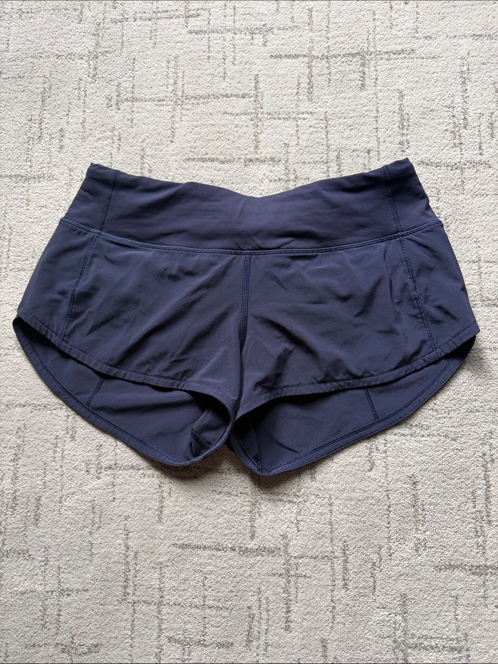 Lululemon Speed Up Short Trail 2.5”, size 4, Midnight Navy